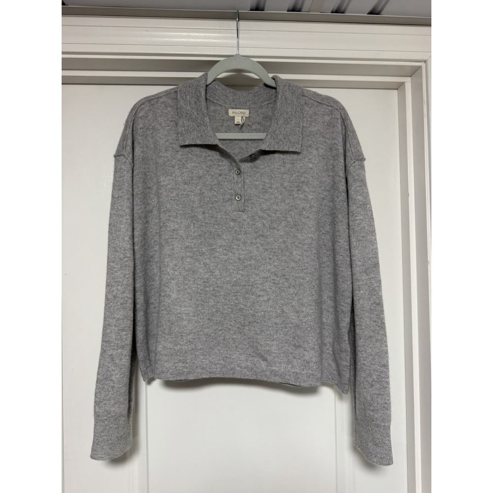 Pilcro heather gray cashmere polo sweater w/a classic collared neckline, Size L